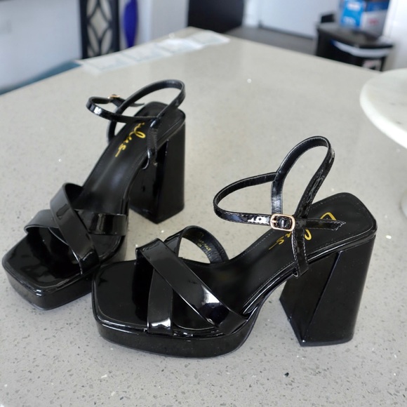 Lulus Shoes - Lulu’s Black Platform Block Heels